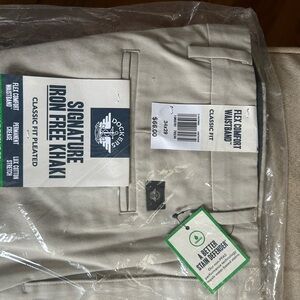 Dockers Men's Classic Fit Khaki Pants - Cream NWT